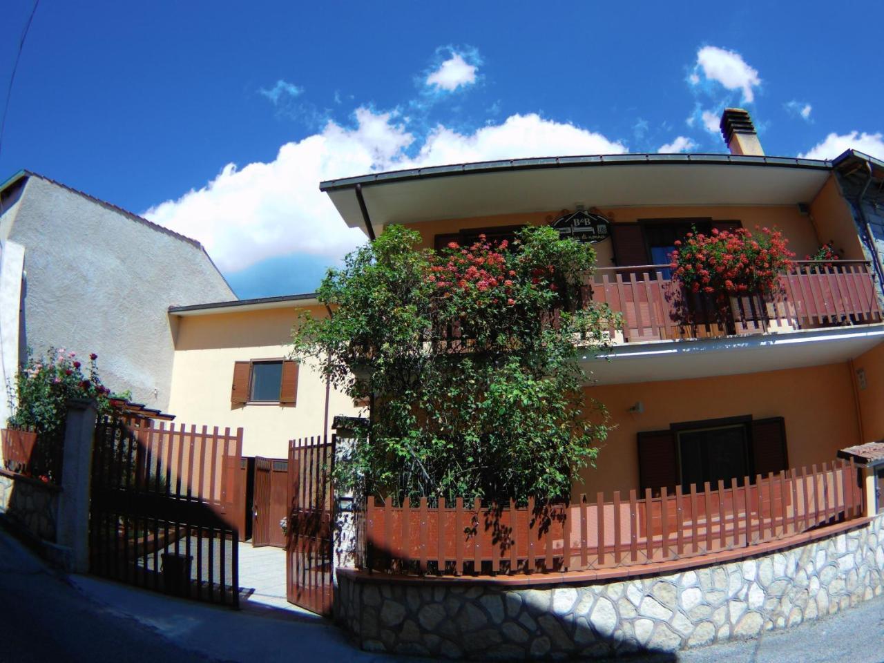 B&B A Casa Di Nonna Massa d'Albe ภายนอก รูปภาพ