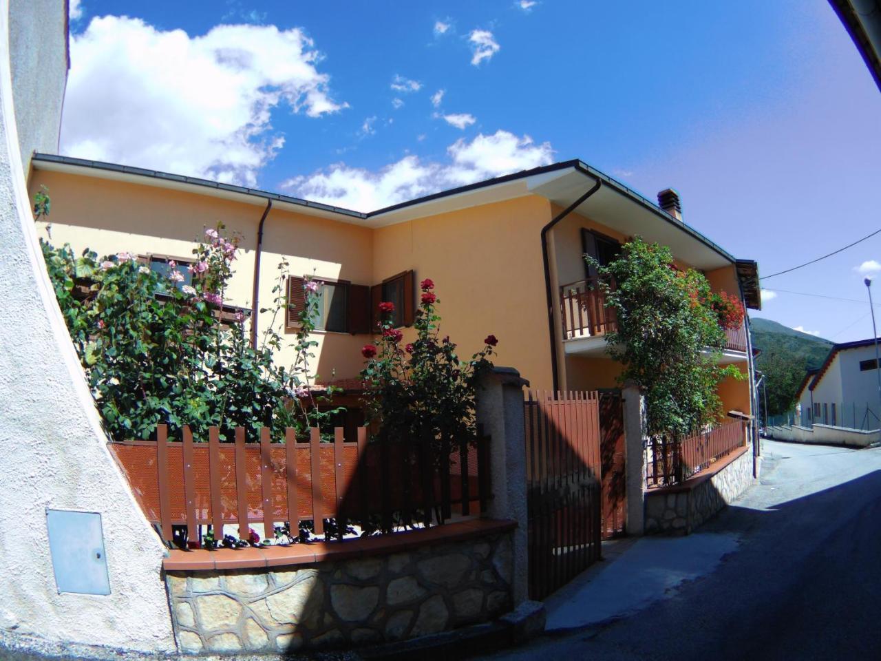 B&B A Casa Di Nonna Massa d'Albe ภายนอก รูปภาพ